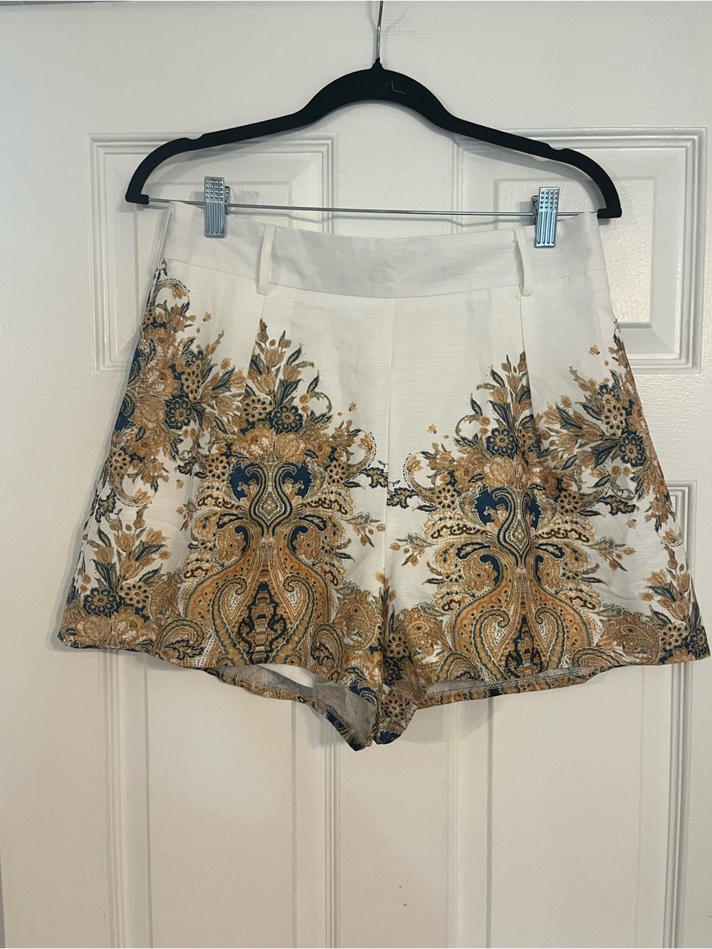 NWOT The Sang High-Waist White Shorts with Gold & Navy Paisley Print
